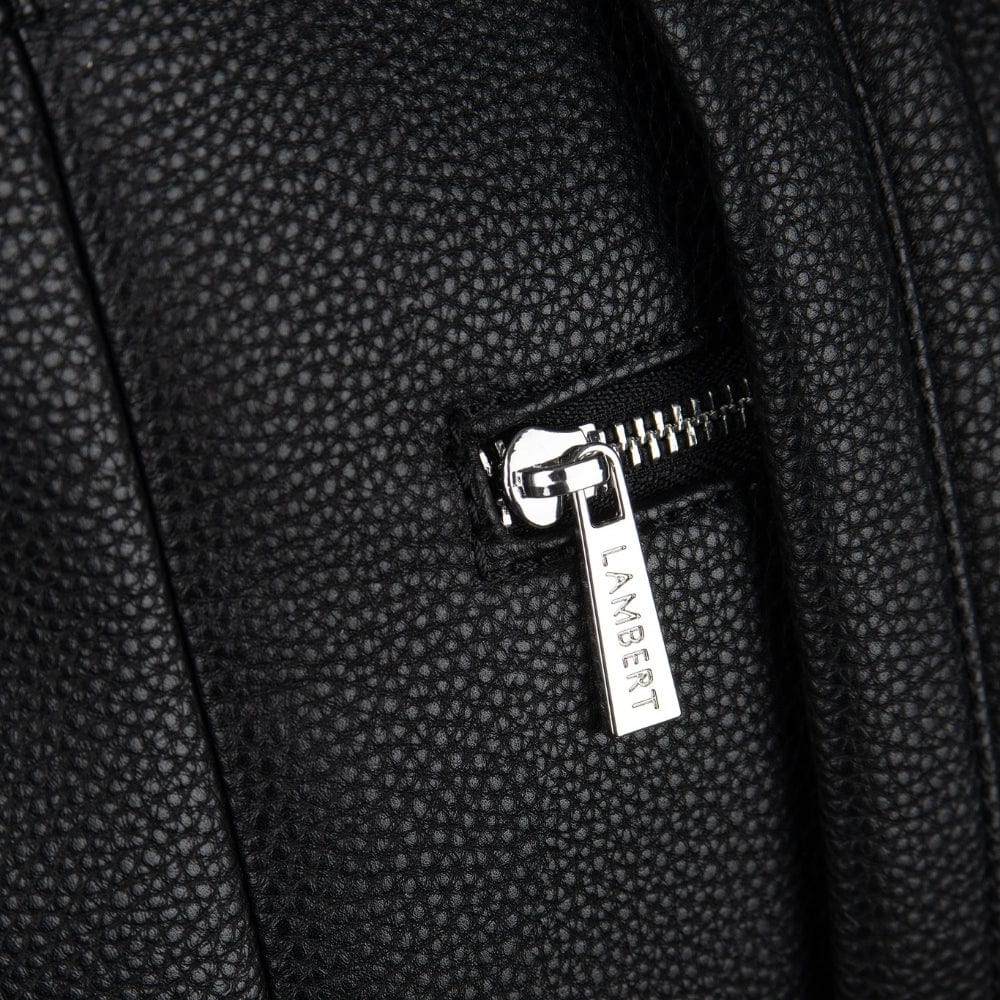 Le Nala - Sac à couches en cuir vegan noir recyclé