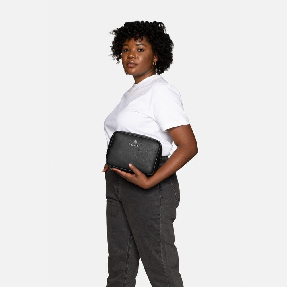 Zoe – Black Vegan Leather Pouch