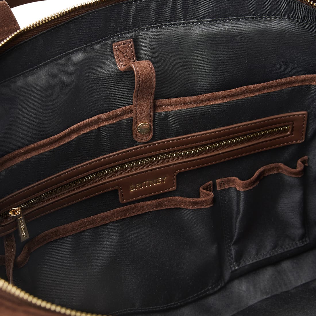 Le Britney – Sac fourre-tout en suède vegan  chocolate