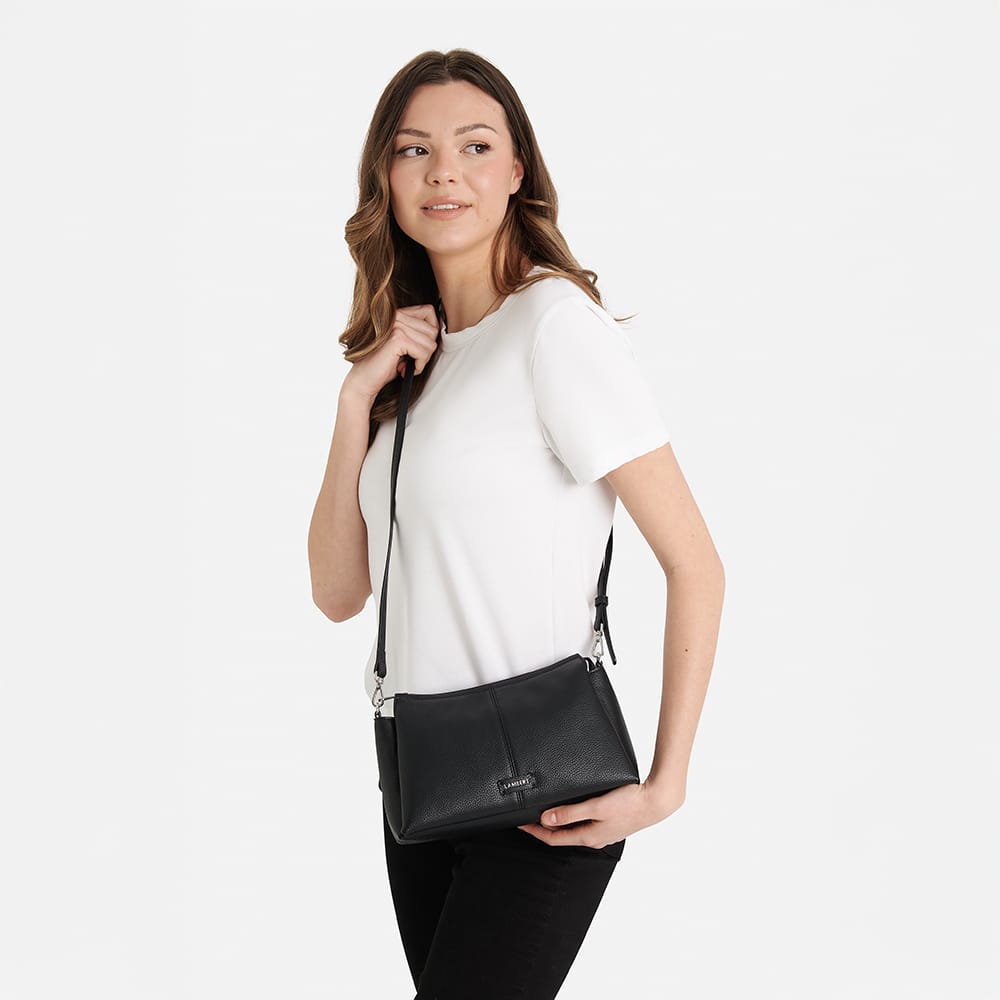 Le Eleanor – Sac bandoulière en cuir vegan hazelnut
