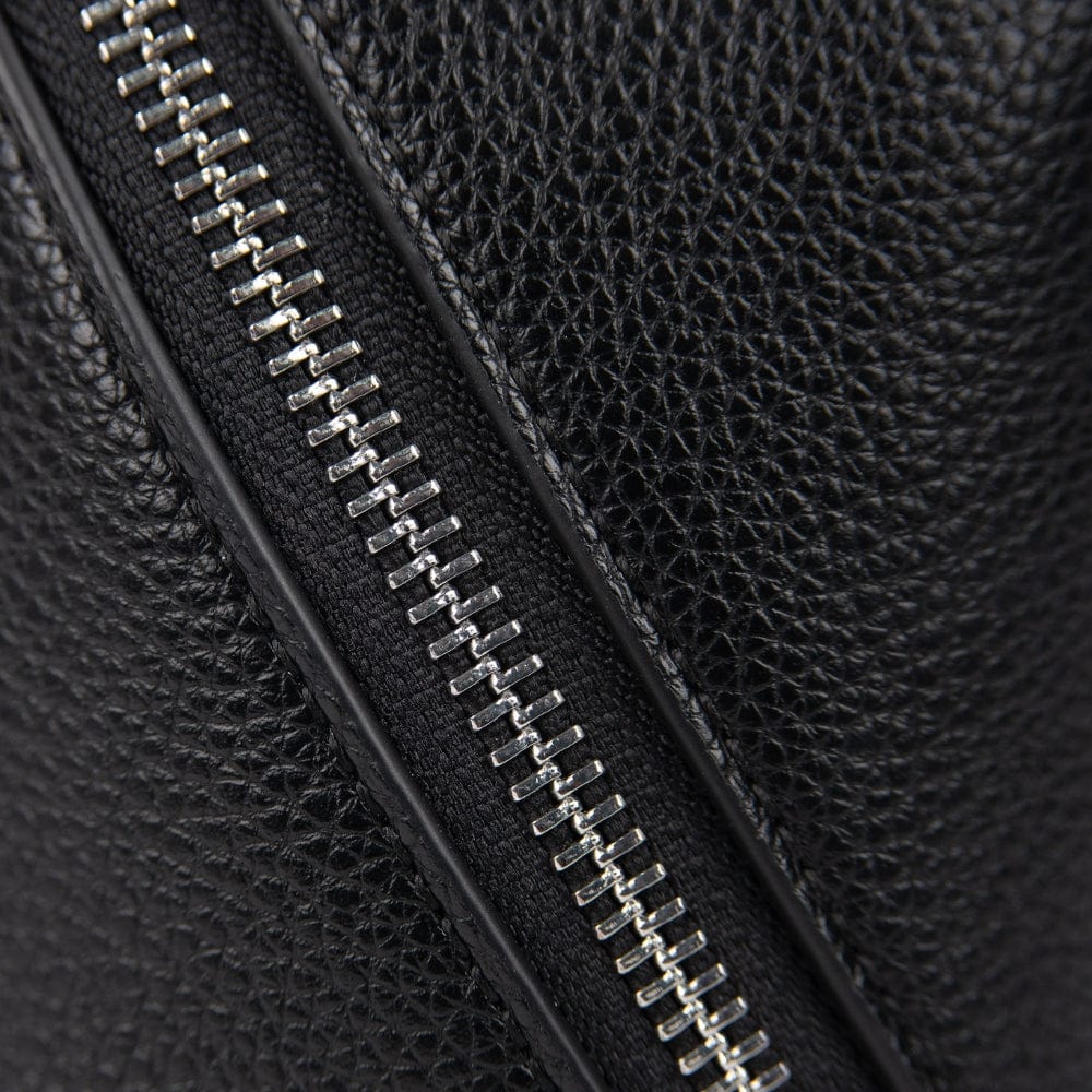La Jolie - Trousse à maquillage en cuir vegan noire