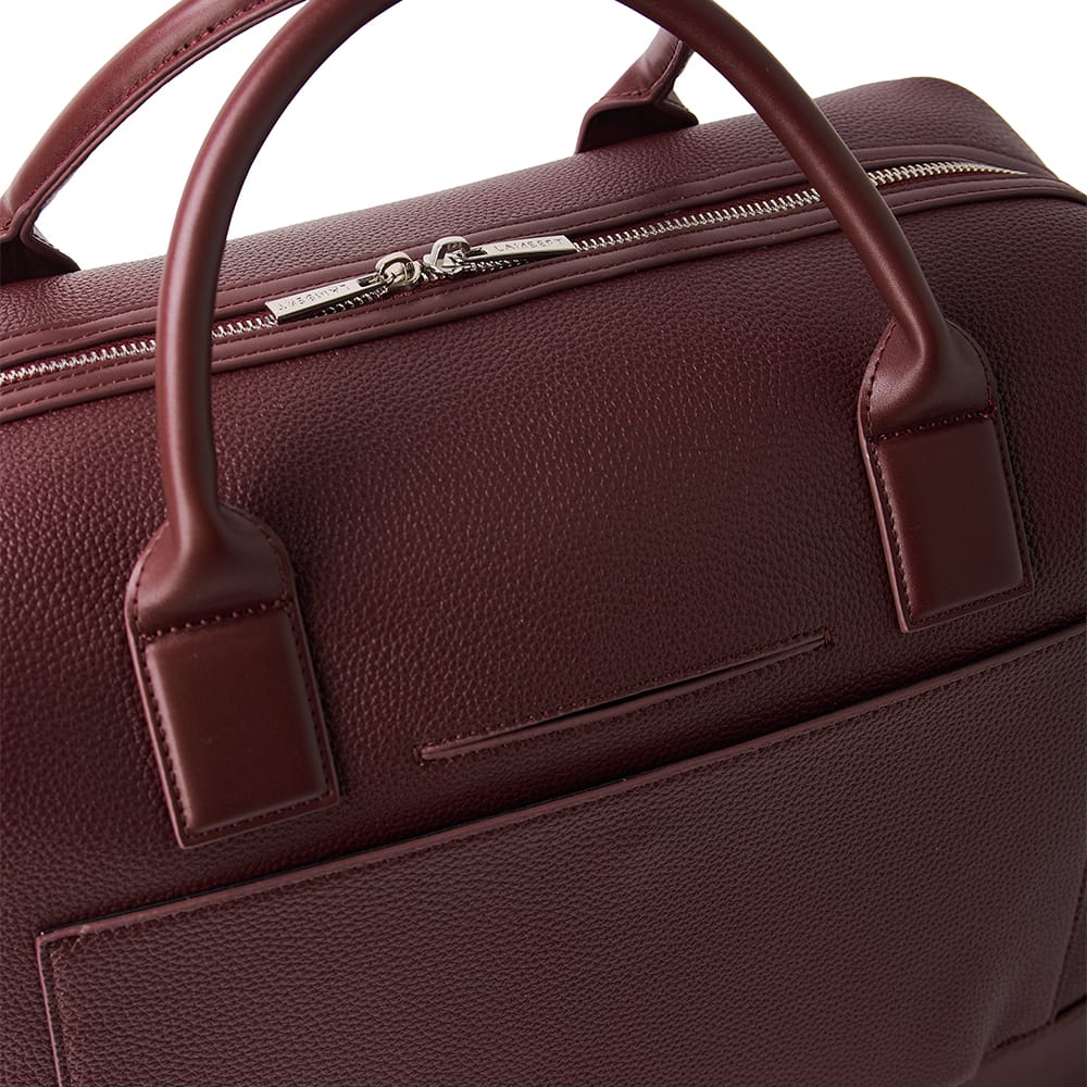 The Mae- Cassis Small Travel Bag Veagn Leather