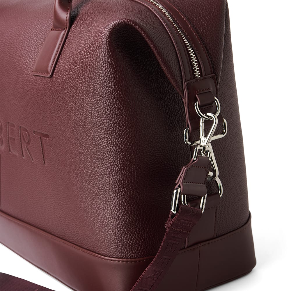 The Mae- Cassis Small Travel Bag Veagn Leather