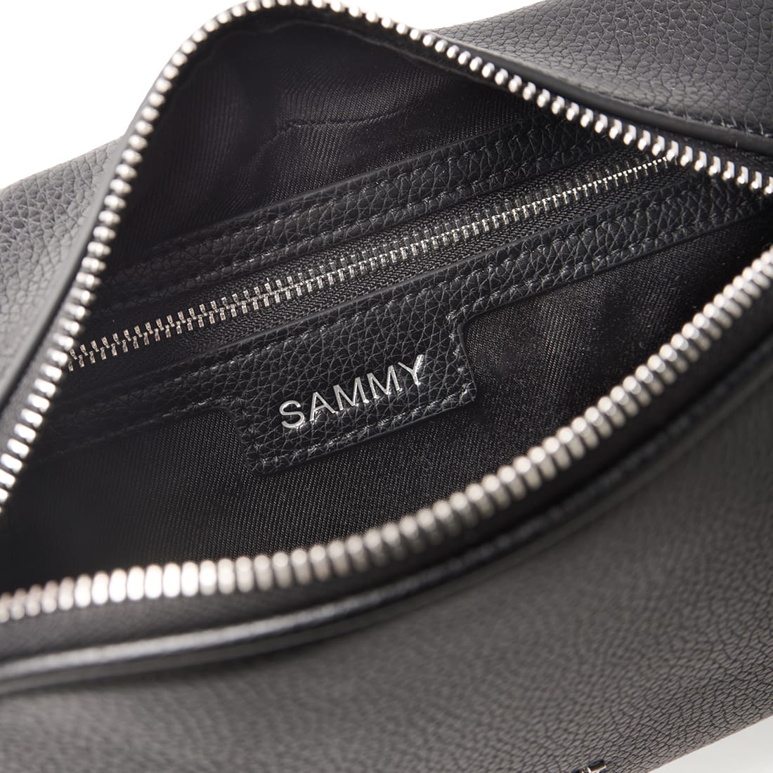 Le Sammy – Sac banane en cuir vegan noir