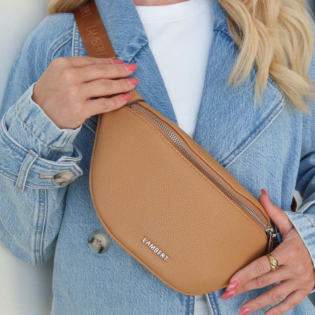 The Sarah – Vegan Leather Belt Bag in Camel