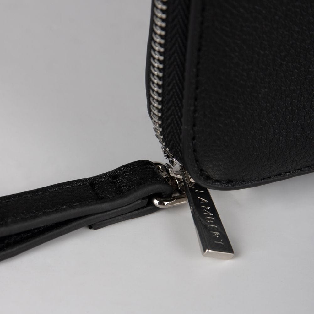 Le Ines - Étui à passeport familial en cuir vegan noir recyclé